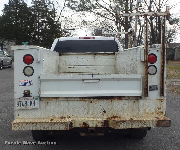image for item K7707 2003 Chevrolet Silverado 2500HD utility truck