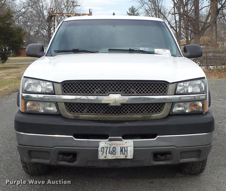 image for item K7707 2003 Chevrolet Silverado 2500HD utility truck
