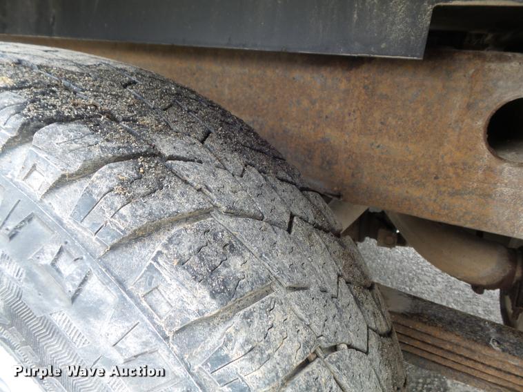 image for item K7707 2003 Chevrolet Silverado 2500HD utility truck