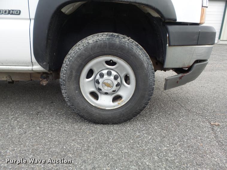 image for item K7707 2003 Chevrolet Silverado 2500HD utility truck