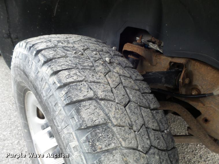 image for item K7707 2003 Chevrolet Silverado 2500HD utility truck