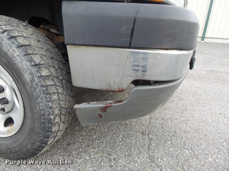 image for item K7707 2003 Chevrolet Silverado 2500HD utility truck