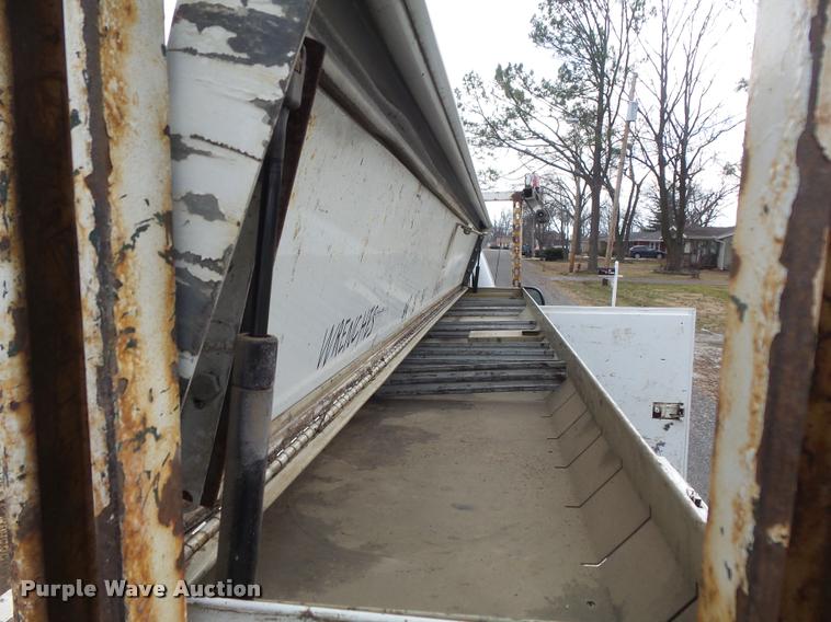 image for item K7707 2003 Chevrolet Silverado 2500HD utility truck