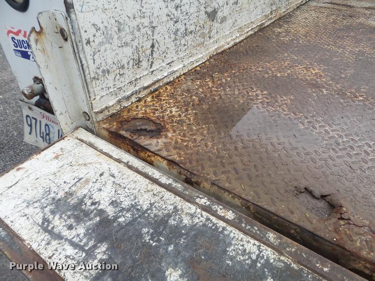 image for item K7707 2003 Chevrolet Silverado 2500HD utility truck