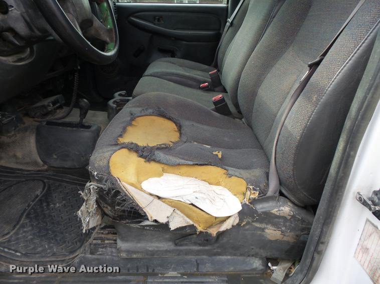 image for item K7707 2003 Chevrolet Silverado 2500HD utility truck