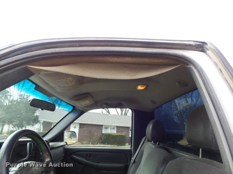 image for item K7707 2003 Chevrolet Silverado 2500HD utility truck