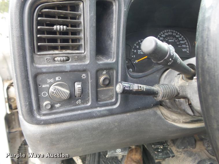 image for item K7707 2003 Chevrolet Silverado 2500HD utility truck