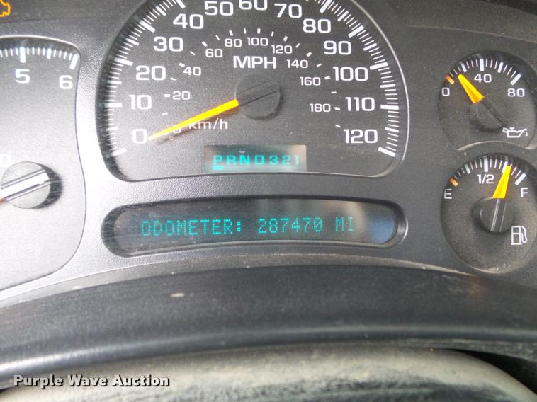 image for item K7707 2003 Chevrolet Silverado 2500HD utility truck