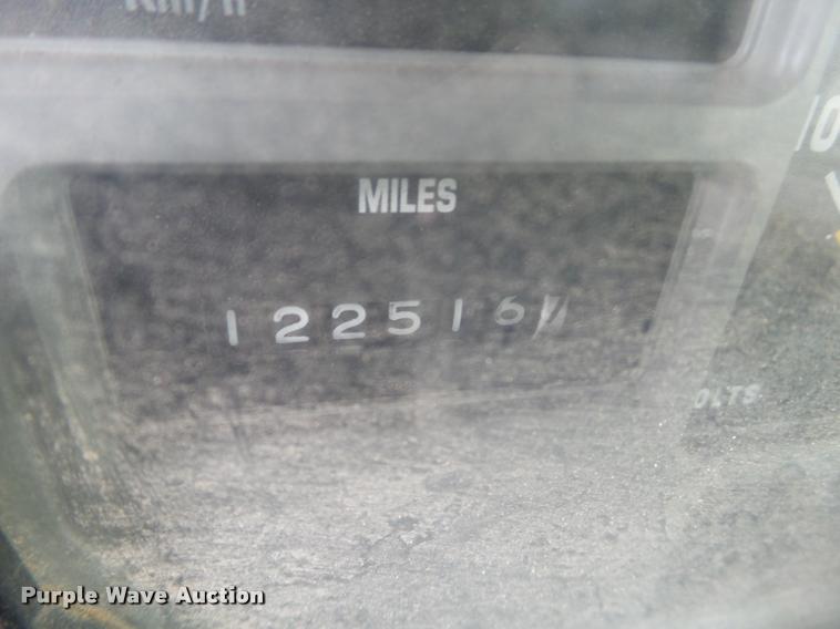 image for item L1728 1993 International 4900 fire truck