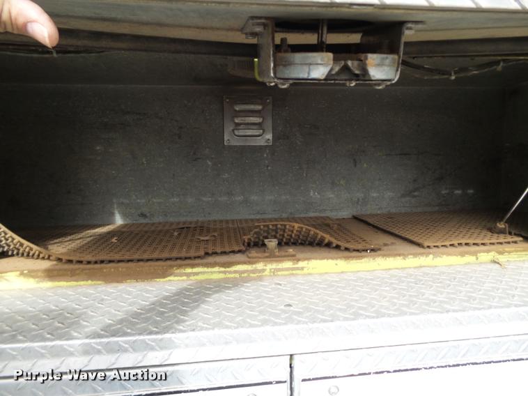 image for item L1728 1993 International 4900 fire truck