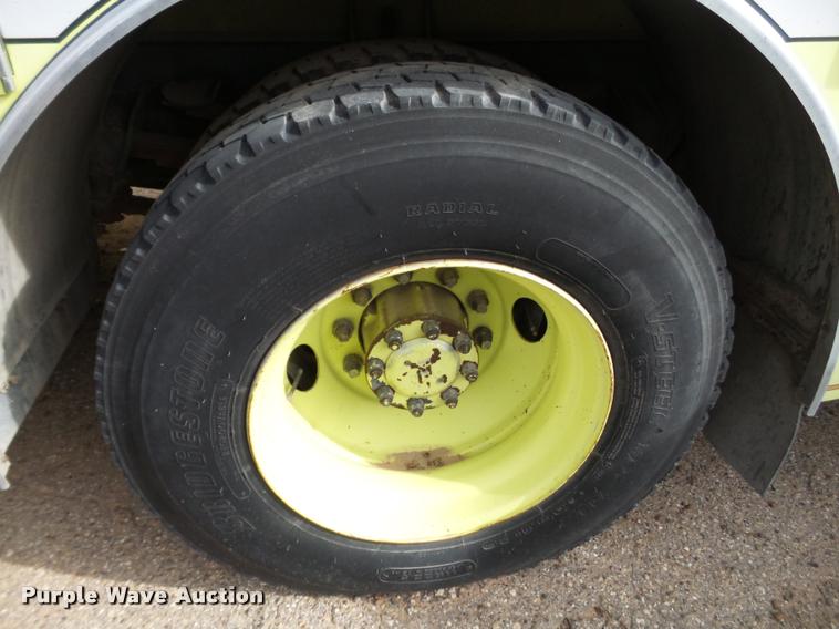 image for item L1728 1993 International 4900 fire truck