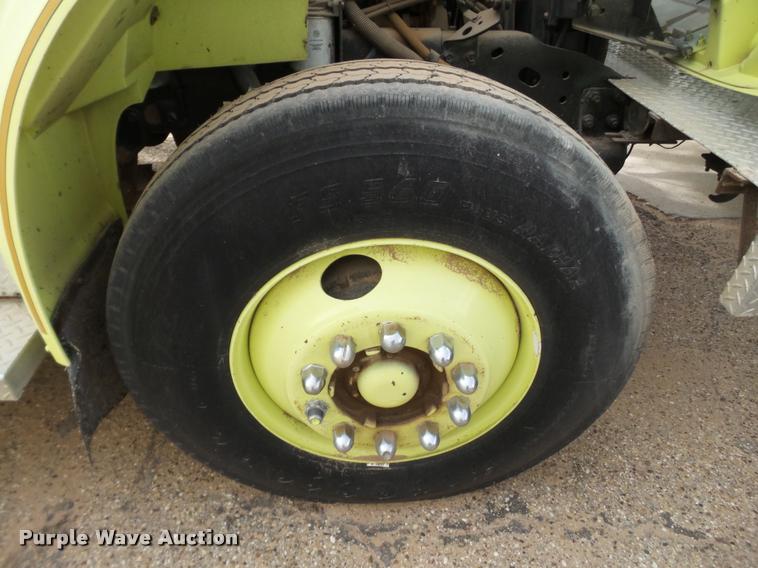 image for item L1728 1993 International 4900 fire truck