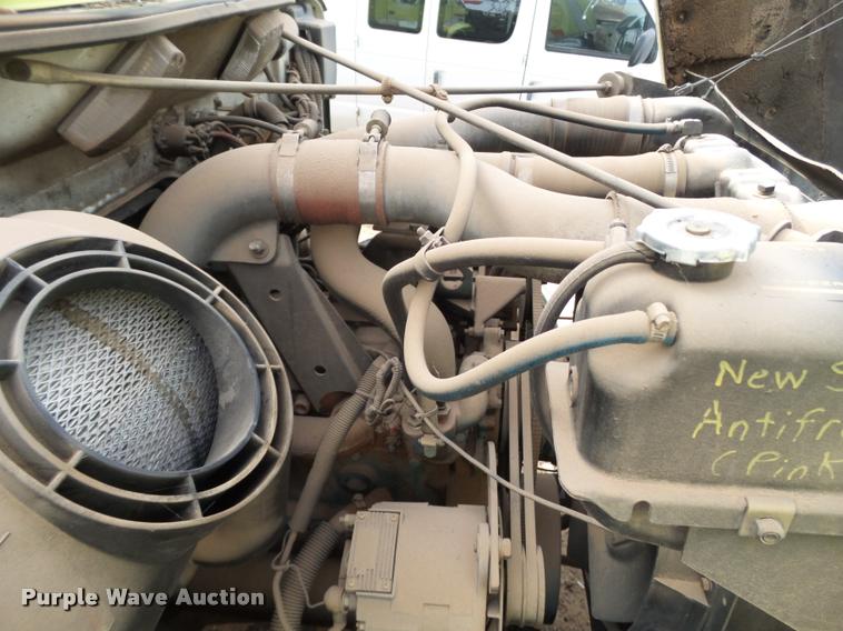 image for item L1728 1993 International 4900 fire truck