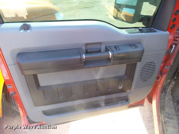 image for item L3304 2011 Ford F250 Super Duty SuperCab pickup truck