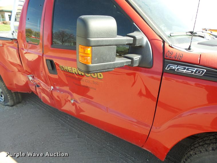 image for item L3304 2011 Ford F250 Super Duty SuperCab pickup truck