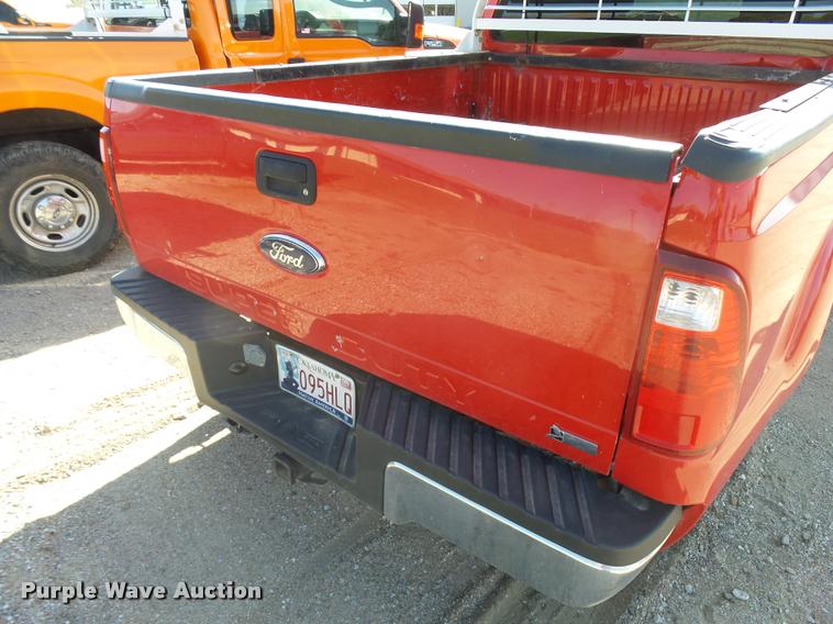 image for item L3304 2011 Ford F250 Super Duty SuperCab pickup truck