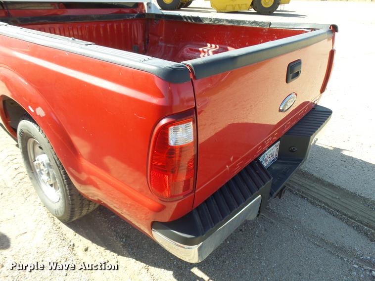 image for item L3304 2011 Ford F250 Super Duty SuperCab pickup truck