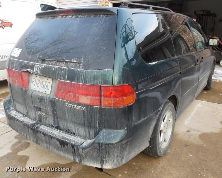 image for item L3618 2001 Honda Odyssey van