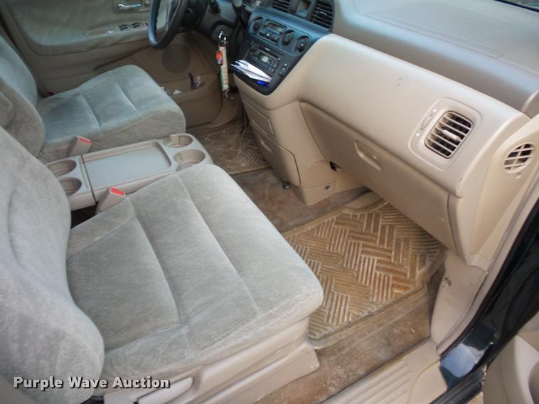 image for item L3618 2001 Honda Odyssey van