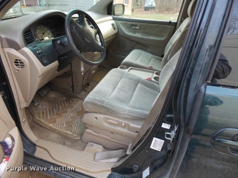 image for item L3618 2001 Honda Odyssey van