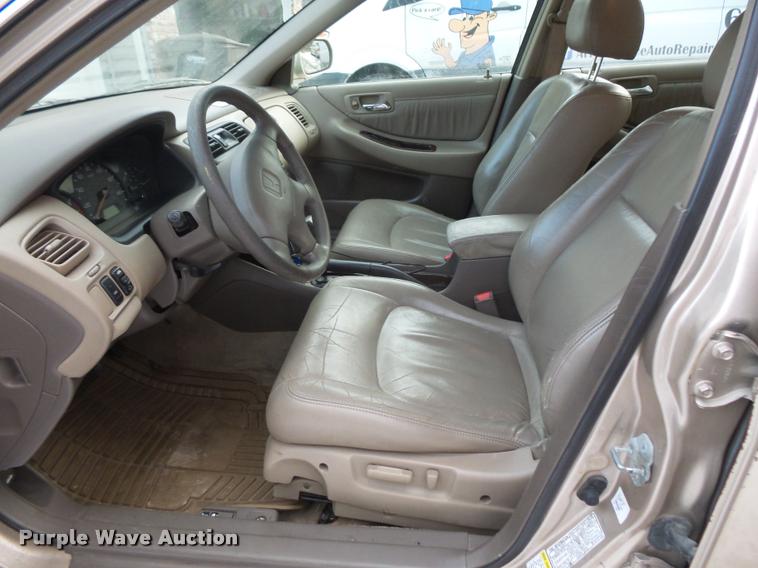 image for item L3619 2000 Honda Accord