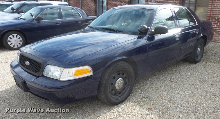 image for item L3628 2010 Ford Crown Victoria Police Interceptor