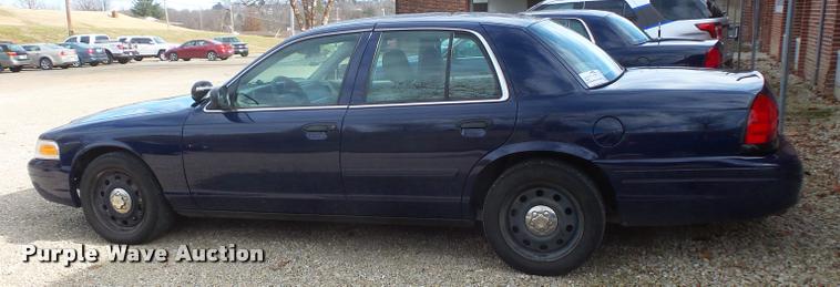 image for item L3628 2010 Ford Crown Victoria Police Interceptor