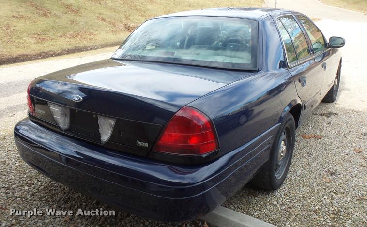 image for item L3628 2010 Ford Crown Victoria Police Interceptor