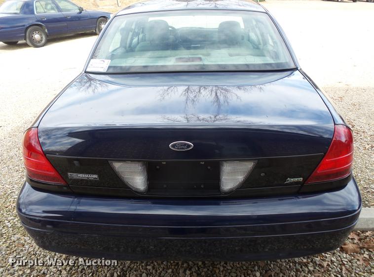 image for item L3628 2010 Ford Crown Victoria Police Interceptor