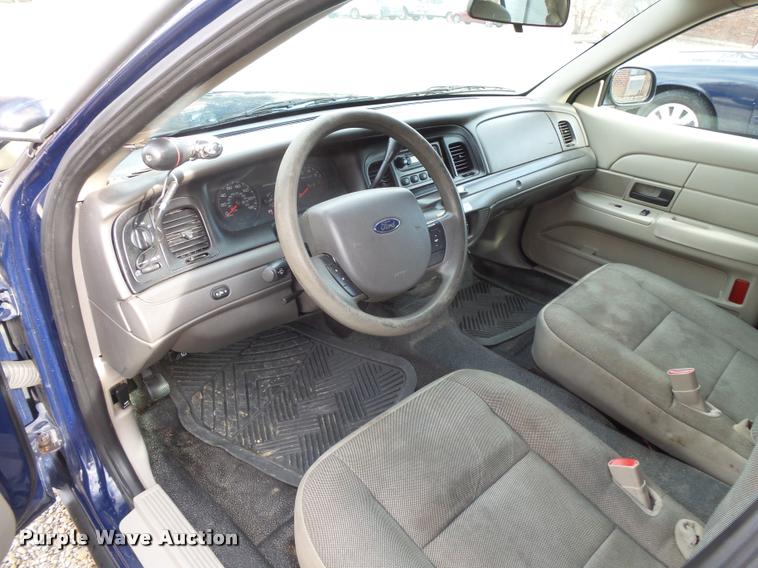 image for item L3628 2010 Ford Crown Victoria Police Interceptor