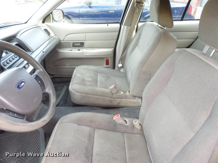 image for item L3628 2010 Ford Crown Victoria Police Interceptor