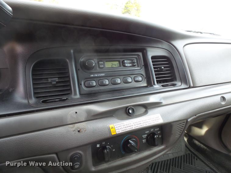 image for item L3628 2010 Ford Crown Victoria Police Interceptor