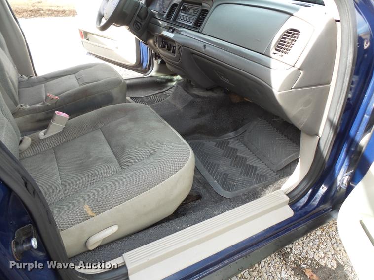 image for item L3628 2010 Ford Crown Victoria Police Interceptor