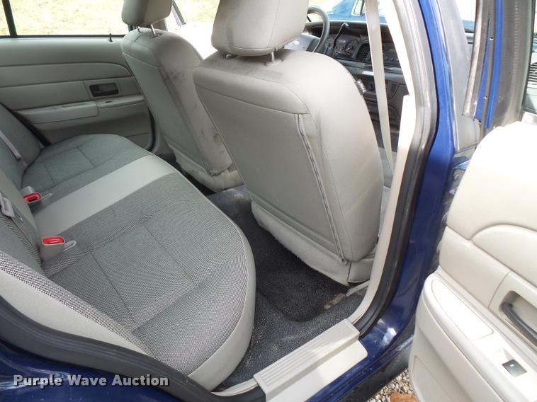 image for item L3628 2010 Ford Crown Victoria Police Interceptor