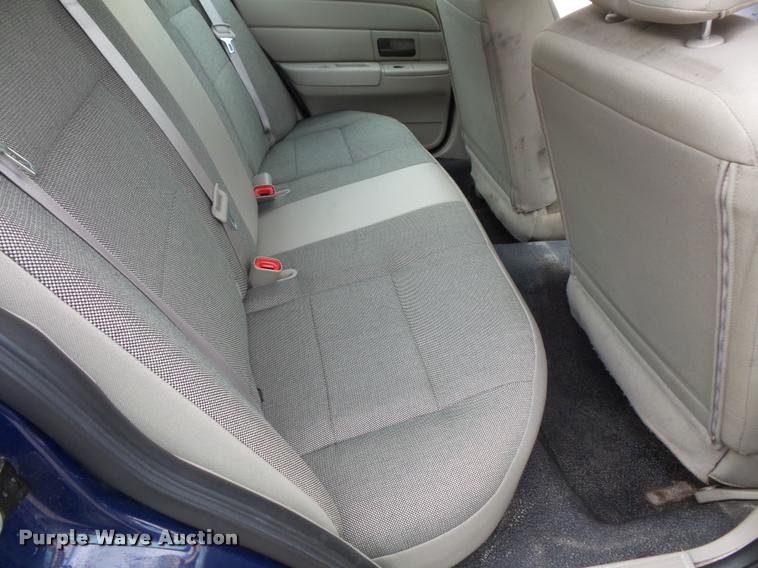 image for item L3628 2010 Ford Crown Victoria Police Interceptor