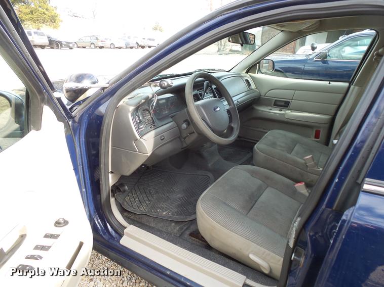 image for item L3628 2010 Ford Crown Victoria Police Interceptor