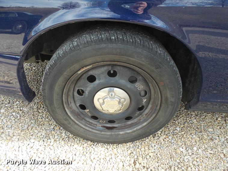 image for item L3628 2010 Ford Crown Victoria Police Interceptor