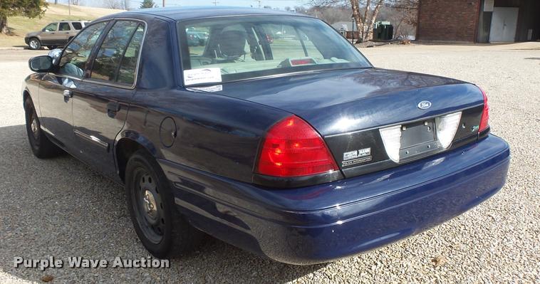 image for item L3629 2010 Ford Crown Victoria Police Interceptor