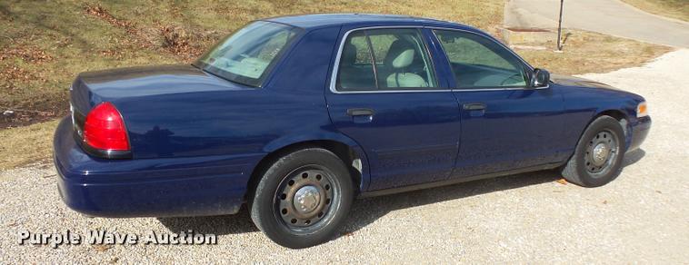 image for item L3629 2010 Ford Crown Victoria Police Interceptor