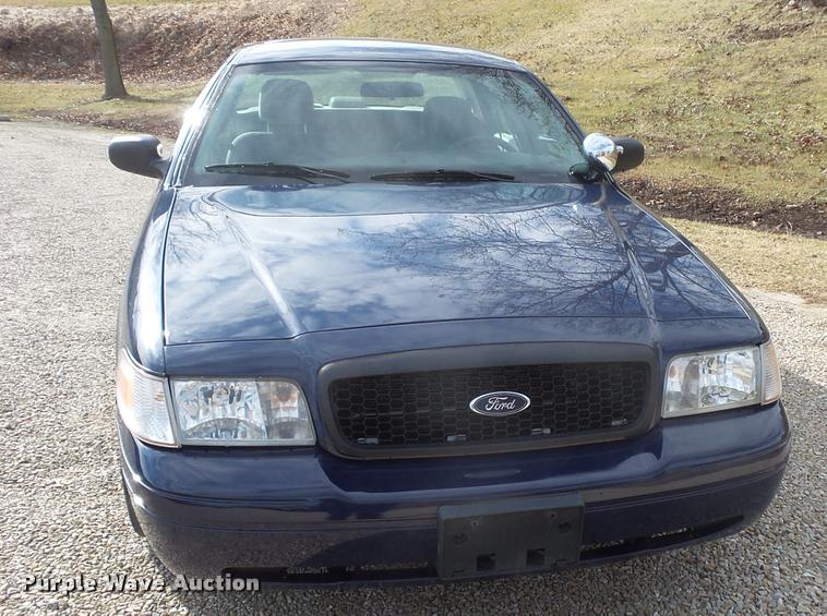 image for item L3629 2010 Ford Crown Victoria Police Interceptor