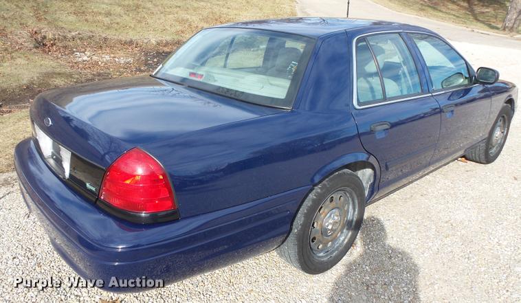 image for item L3629 2010 Ford Crown Victoria Police Interceptor