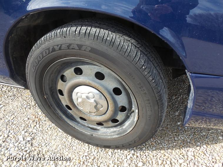 image for item L3629 2010 Ford Crown Victoria Police Interceptor