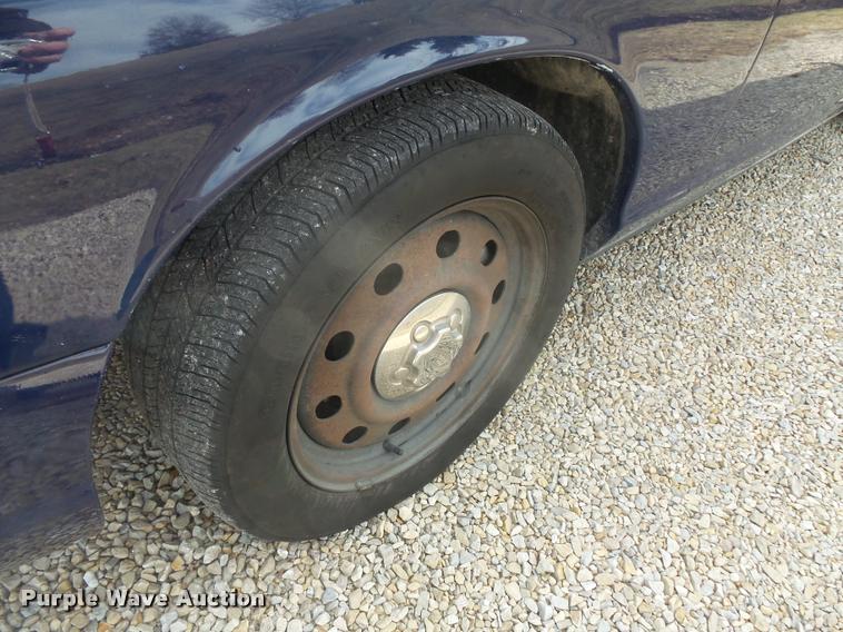 image for item L3629 2010 Ford Crown Victoria Police Interceptor