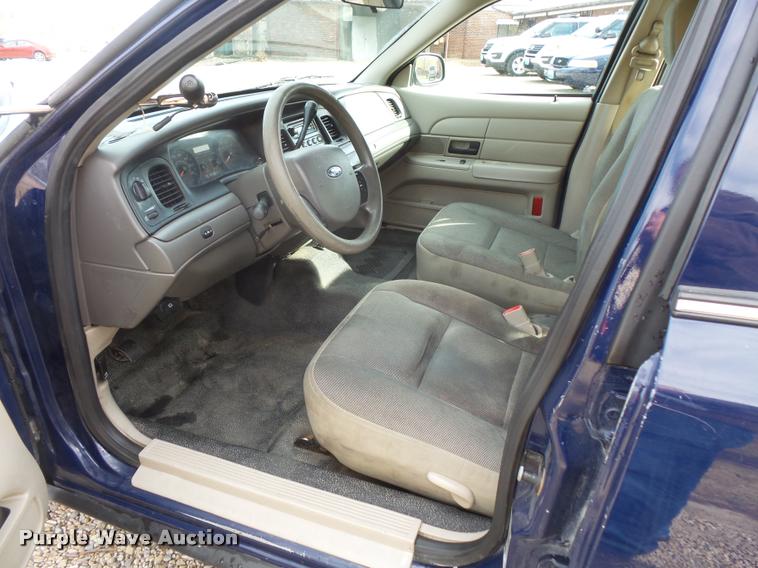 image for item L3629 2010 Ford Crown Victoria Police Interceptor