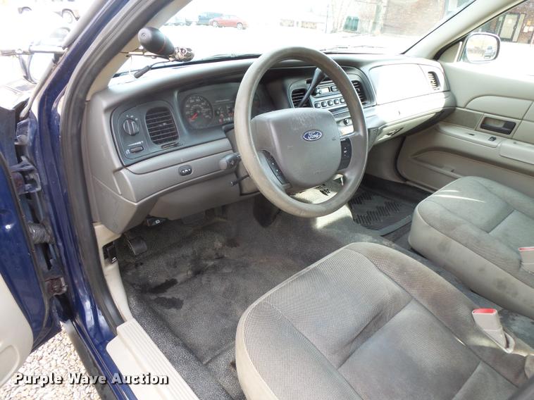 image for item L3629 2010 Ford Crown Victoria Police Interceptor