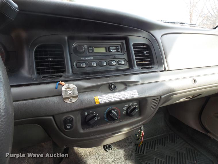 image for item L3629 2010 Ford Crown Victoria Police Interceptor