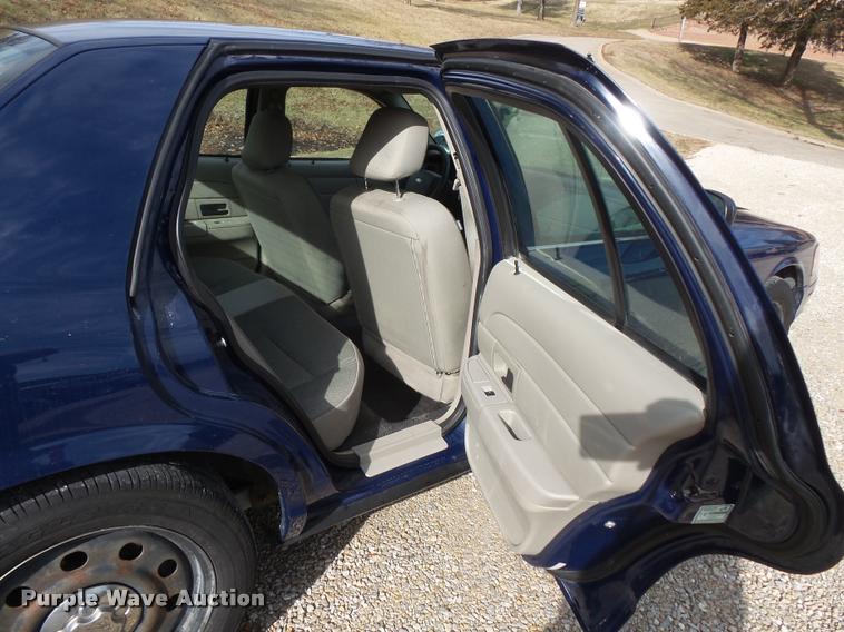 image for item L3629 2010 Ford Crown Victoria Police Interceptor