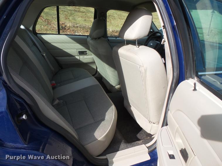 image for item L3629 2010 Ford Crown Victoria Police Interceptor