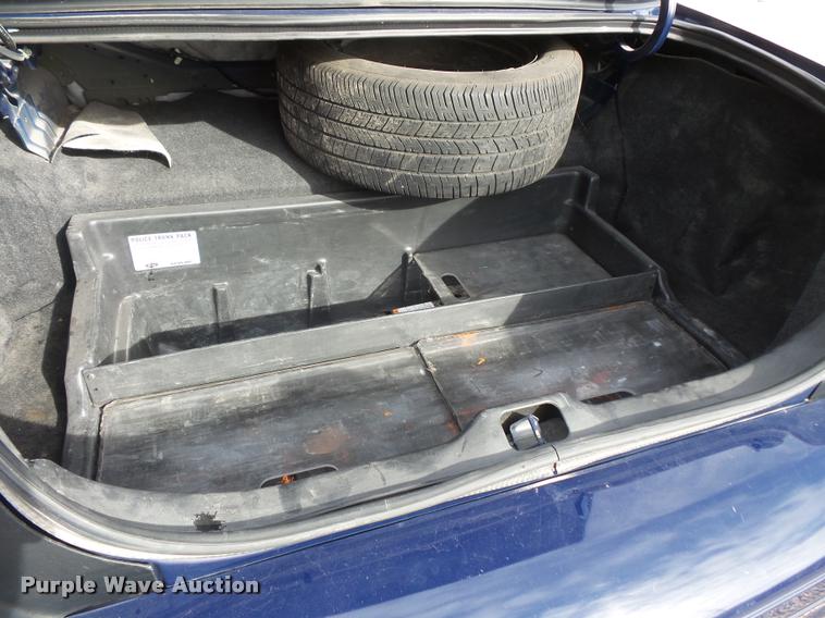 image for item L3629 2010 Ford Crown Victoria Police Interceptor