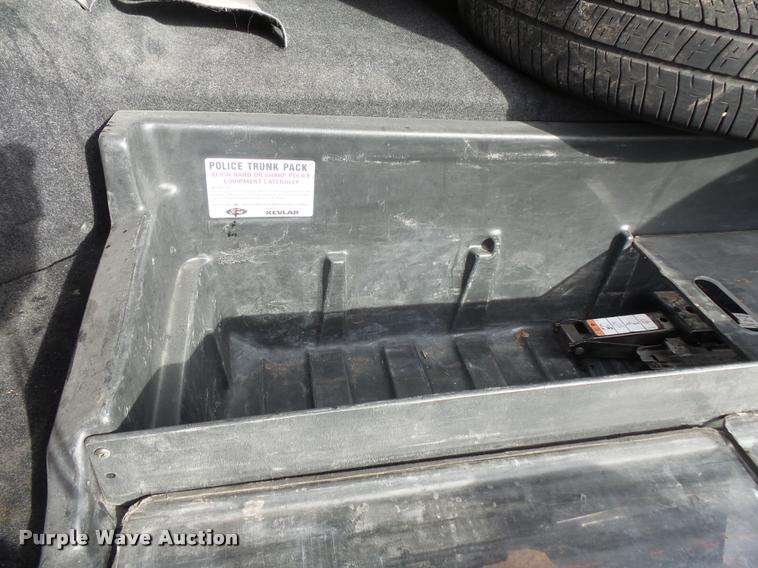 image for item L3629 2010 Ford Crown Victoria Police Interceptor